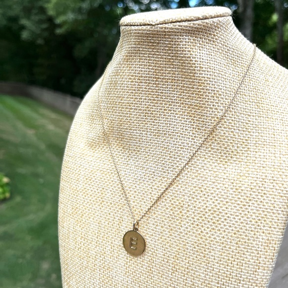 3/$30 KATE SPADE INITIAL E GOLD TONE NECKLACE - Picture 2 of 5